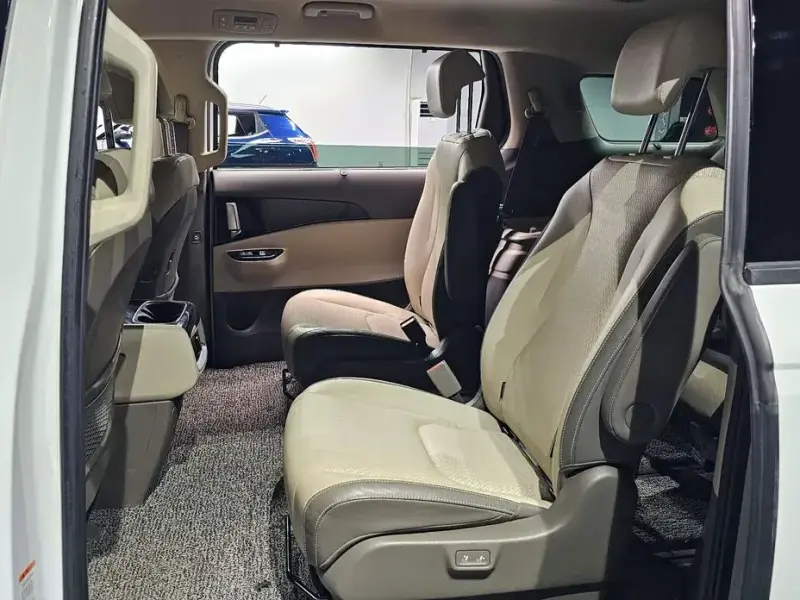 2022 Kia Carnival с пробегом 73 853 км