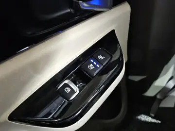 2022 Kia Carnival с пробегом 73 853 км