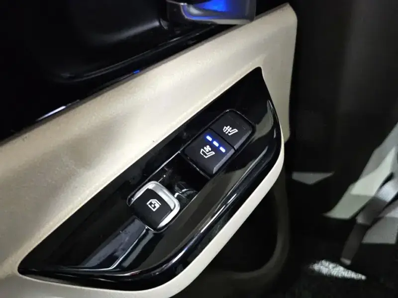 2022 Kia Carnival с пробегом 73 853 км