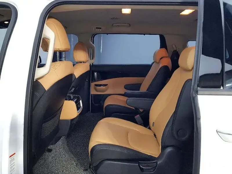 2022 Kia Carnival с пробегом 33 305 км