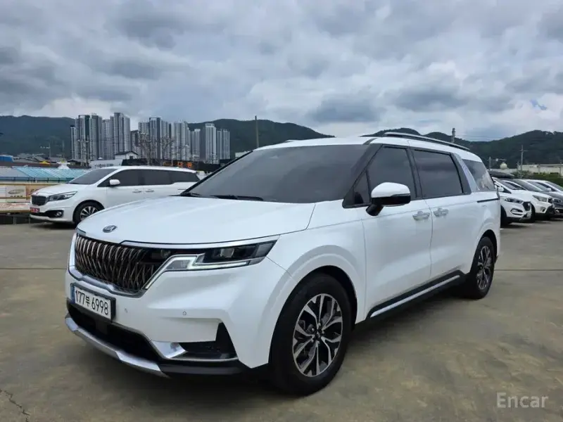 2021 Kia Carnival с пробегом 35 565 км