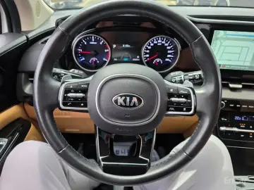 2021 Kia Carnival с пробегом 35 565 км