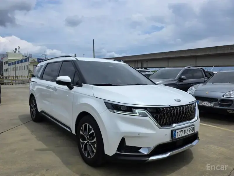 2021 Kia Carnival с пробегом 35 565 км