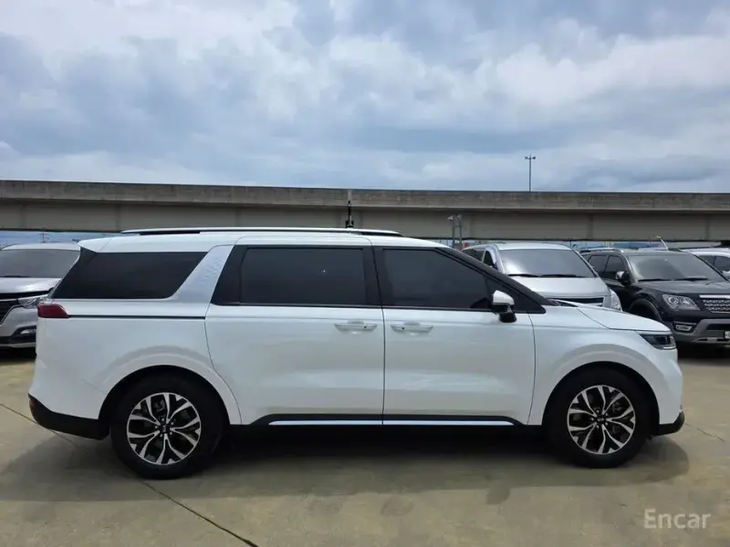 2021 Kia Carnival с пробегом 35 565 км