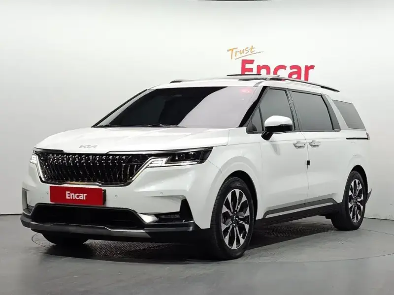 2023 Kia Carnival с пробегом 83 260 км