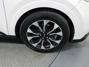 2023 Kia Carnival с пробегом 83 260 км