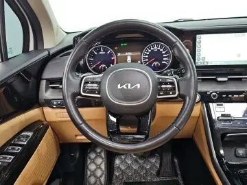 2023 Kia Carnival с пробегом 83 260 км