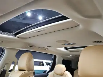 2023 Kia Carnival с пробегом 83 260 км