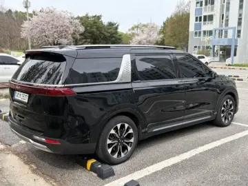 2022 Kia Carnival с пробегом 49 285 км