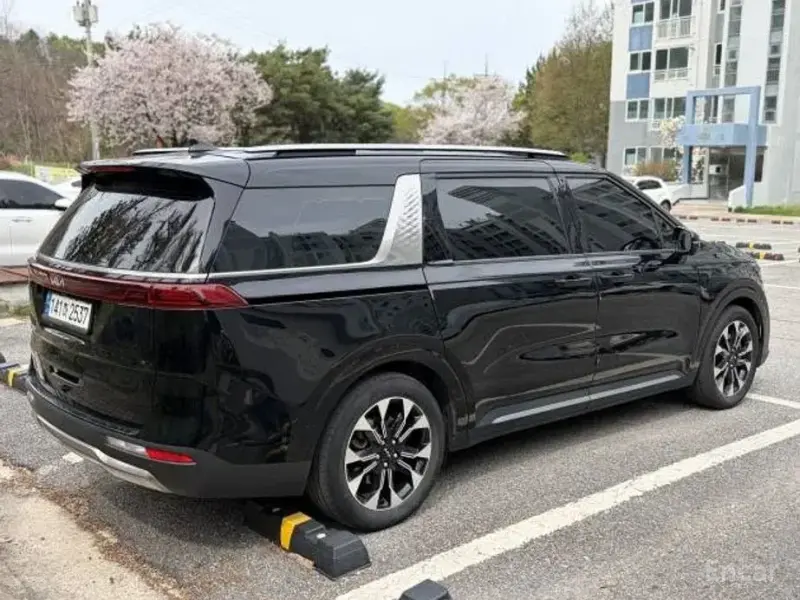 2022 Kia Carnival с пробегом 49 285 км