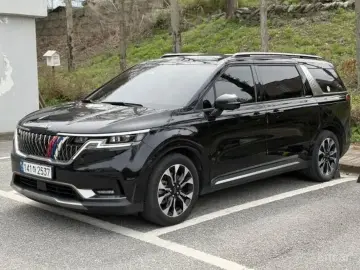 2022 Kia Carnival с пробегом 49 285 км