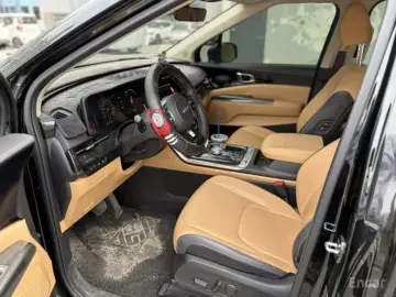 2022 Kia Carnival с пробегом 49 285 км