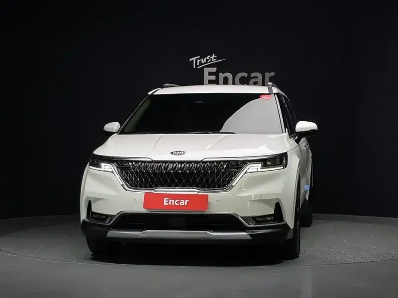 2021 Kia Carnival с пробегом 15 602 км