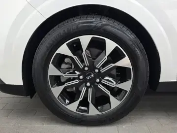 2021 Kia Carnival с пробегом 15 602 км