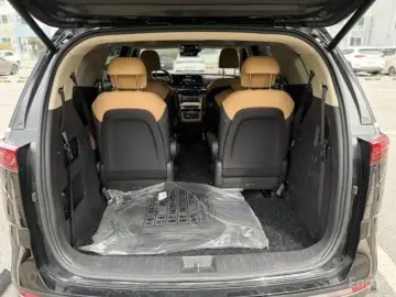 2022 Kia Carnival с пробегом 49 285 км