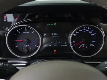 2021 Kia Carnival с пробегом 15 602 км