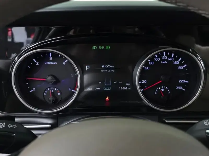 2021 Kia Carnival с пробегом 15 602 км