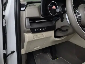 2021 Kia Carnival с пробегом 15 602 км