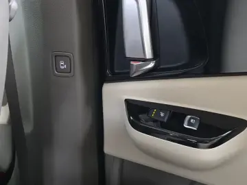 2021 Kia Carnival с пробегом 15 602 км