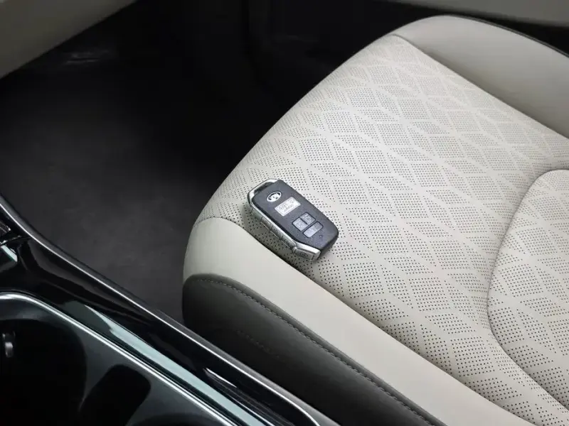 2021 Kia Carnival с пробегом 15 602 км