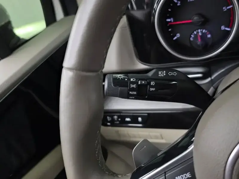 2021 Kia Carnival с пробегом 15 602 км