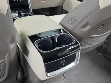 2021 Kia Carnival с пробегом 15 602 км