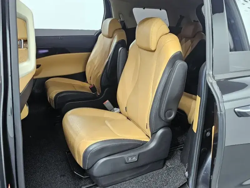 2021 Kia Carnival с пробегом 66 705 км