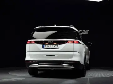 2023 Kia Carnival с пробегом 52 617 км