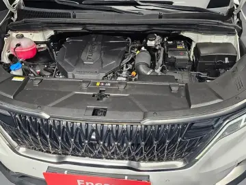 2023 Kia Carnival с пробегом 52 617 км