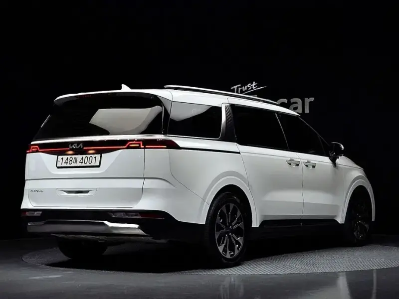 2022 Kia Carnival с пробегом 110 970 км