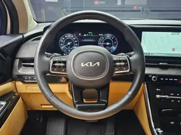 2023 Kia Carnival с пробегом 52 617 км