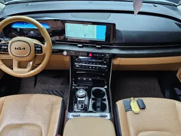2022 Kia Carnival с пробегом 110 970 км