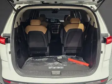 2023 Kia Carnival с пробегом 52 617 км