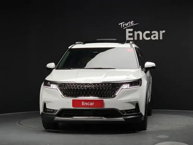2023 Kia Carnival с пробегом 5 504 км