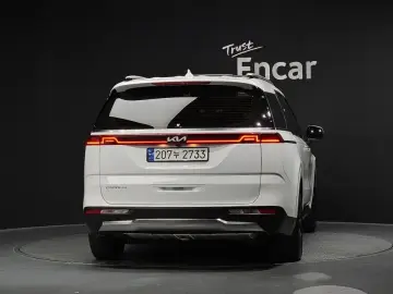 2023 Kia Carnival с пробегом 5 504 км