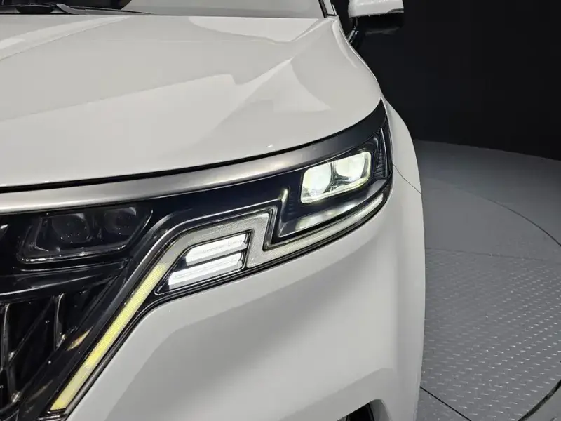 2022 Kia Carnival с пробегом 110 970 км