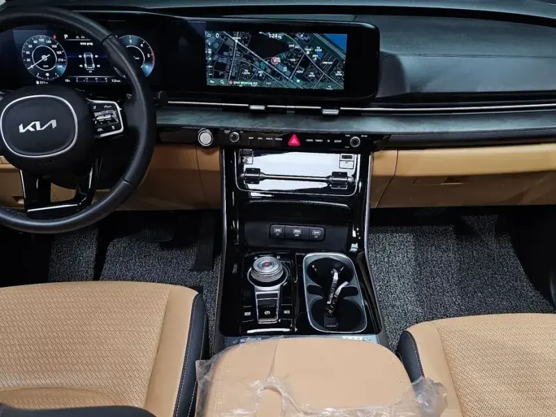 2023 Kia Carnival с пробегом 5 504 км