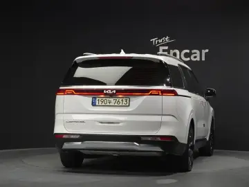 2021 Kia Carnival с пробегом 68 041 км