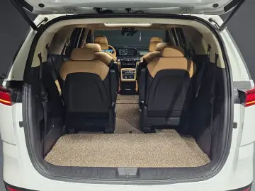 2022 Kia Carnival с пробегом 110 970 км
