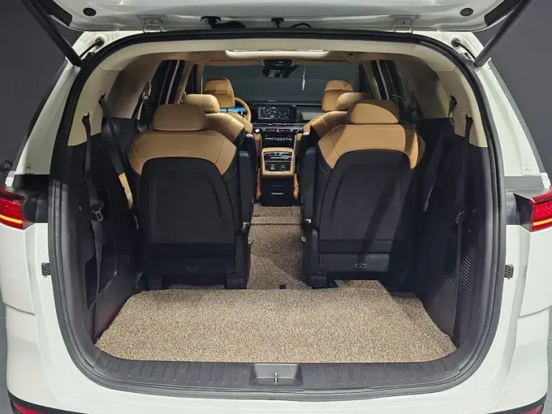 2022 Kia Carnival с пробегом 110 970 км