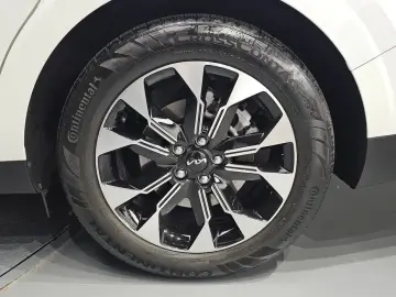 2023 Kia Carnival с пробегом 5 504 км