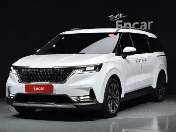 2023 Kia Carnival с пробегом 10 515 км