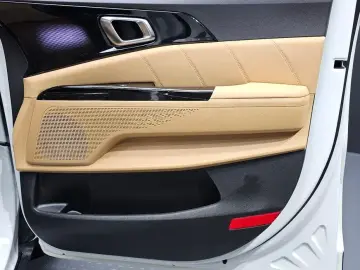 2023 Kia Carnival с пробегом 5 504 км