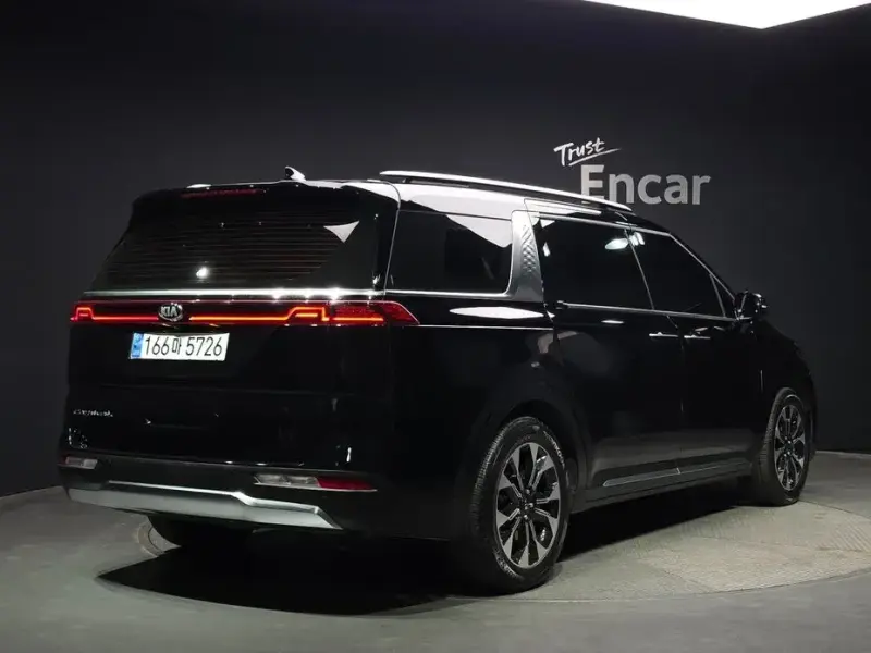 2021 Kia Carnival с пробегом 77 578 км
