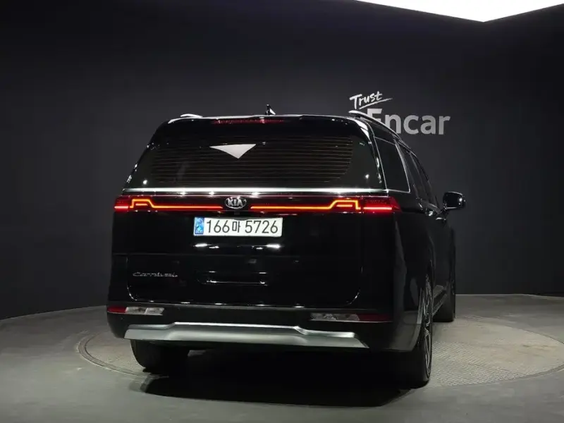2021 Kia Carnival с пробегом 77 578 км