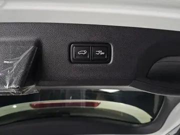 2023 Kia Carnival с пробегом 5 504 км