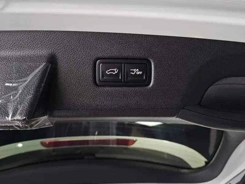 2023 Kia Carnival с пробегом 5 504 км