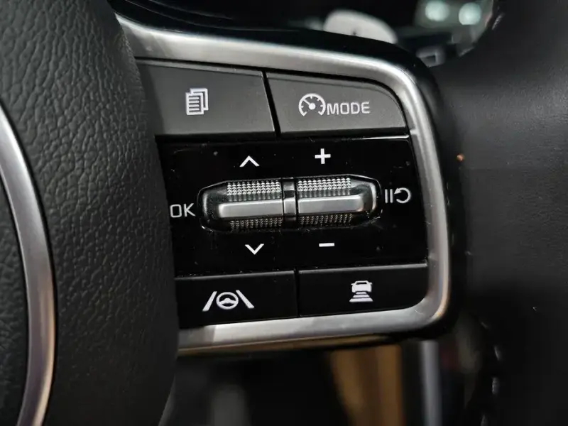 2023 Kia Carnival с пробегом 5 504 км