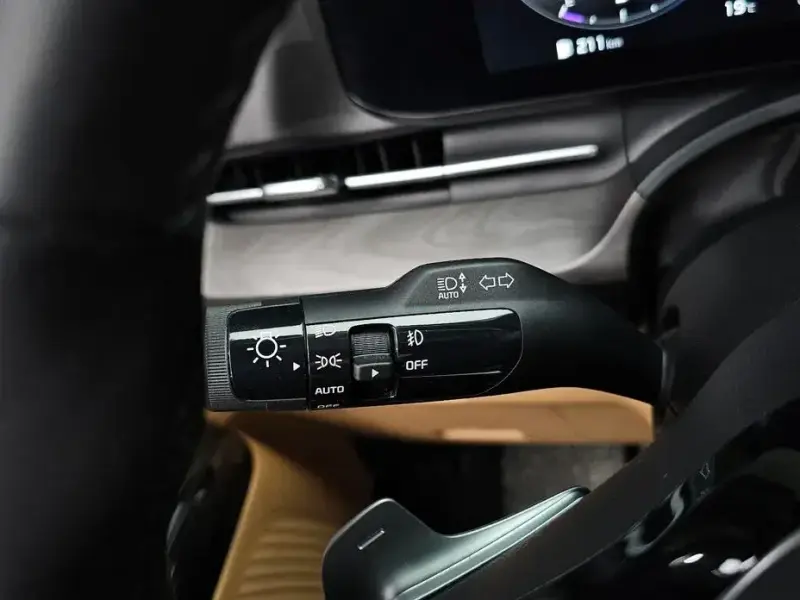2023 Kia Carnival с пробегом 5 504 км