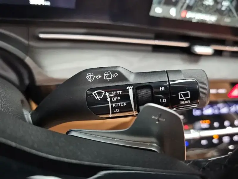 2023 Kia Carnival с пробегом 5 504 км